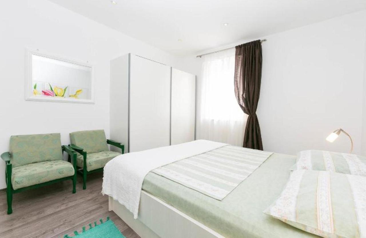 Cecillia Mare Apartments 罗维尼 外观 照片