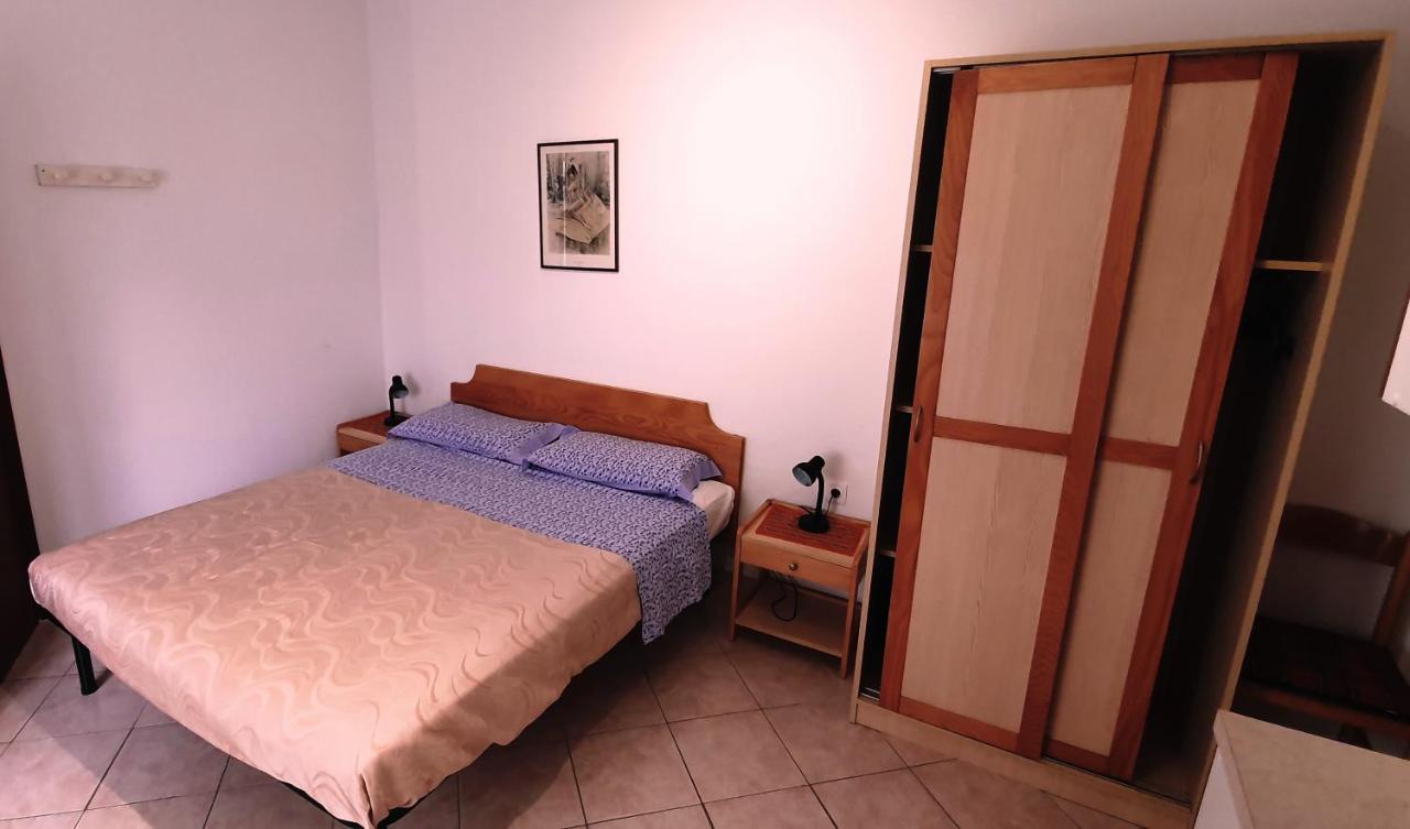Cecillia Mare Apartments 罗维尼 外观 照片