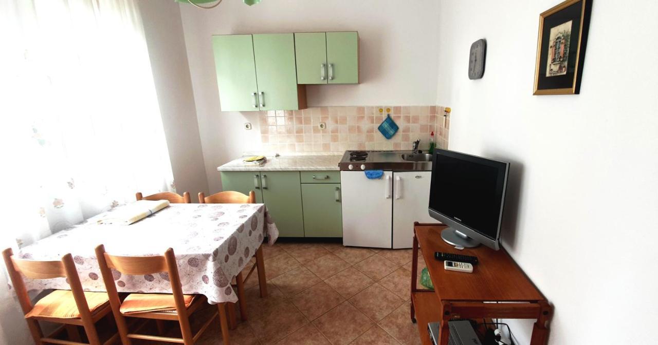 Cecillia Mare Apartments 罗维尼 外观 照片