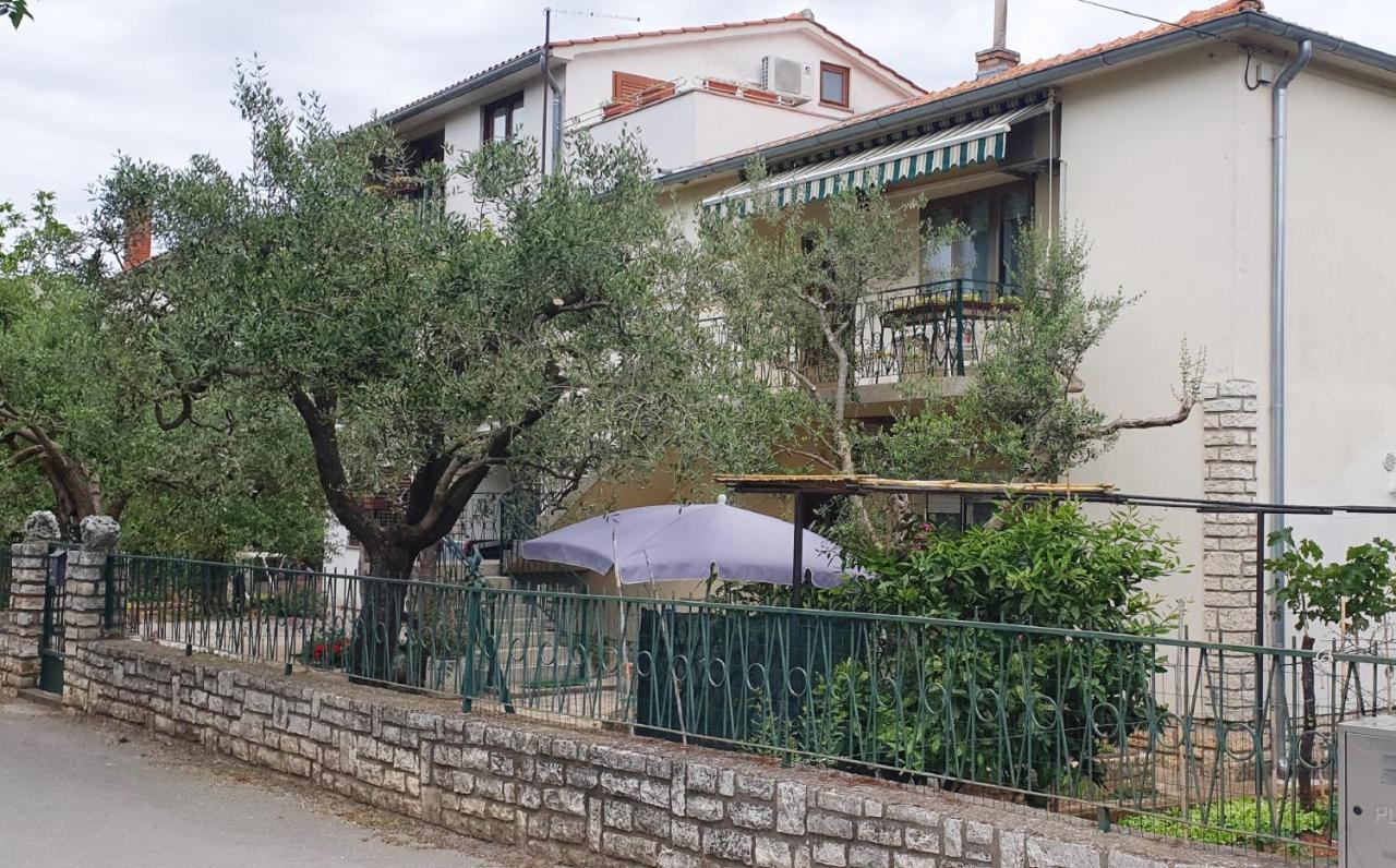Cecillia Mare Apartments 罗维尼 外观 照片