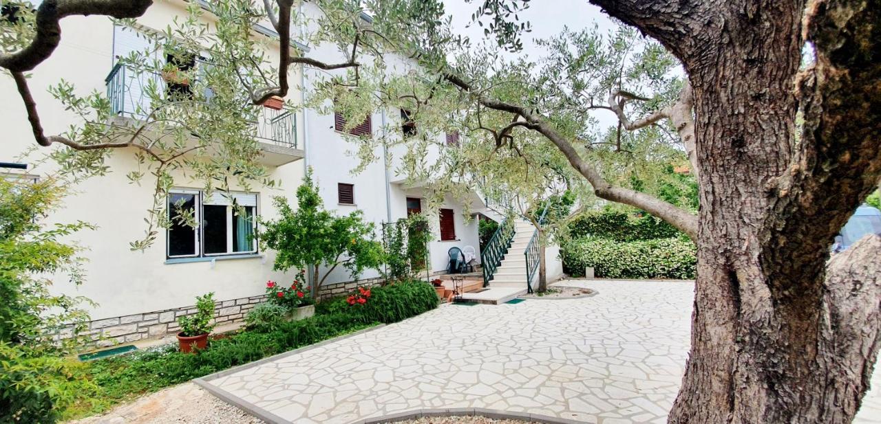 Cecillia Mare Apartments 罗维尼 外观 照片