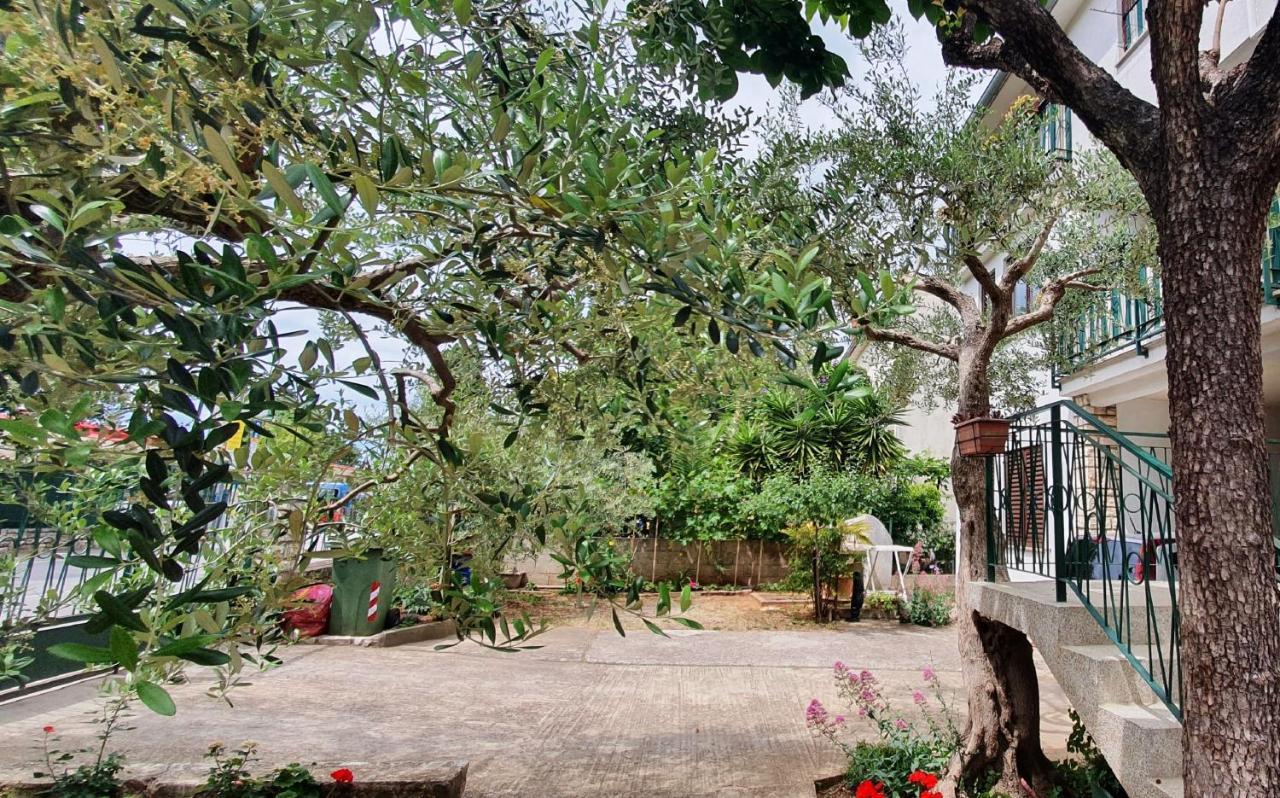 Cecillia Mare Apartments 罗维尼 外观 照片