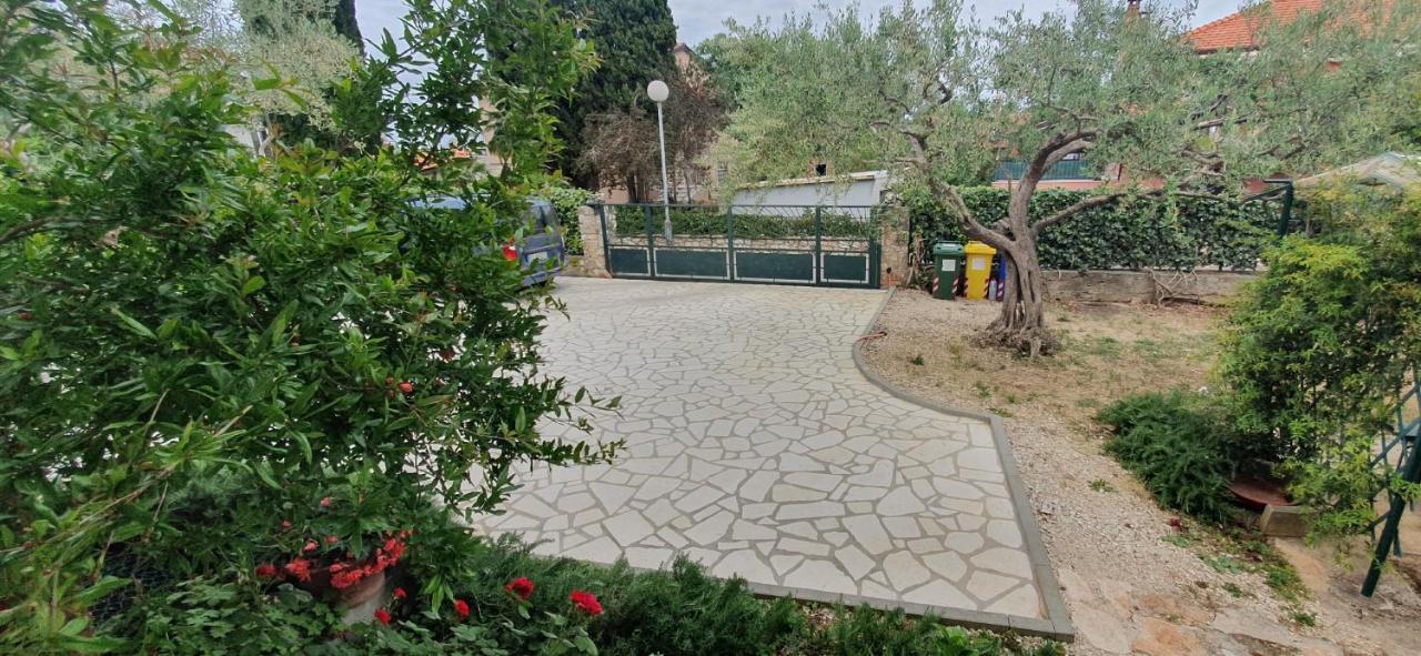 Cecillia Mare Apartments 罗维尼 外观 照片